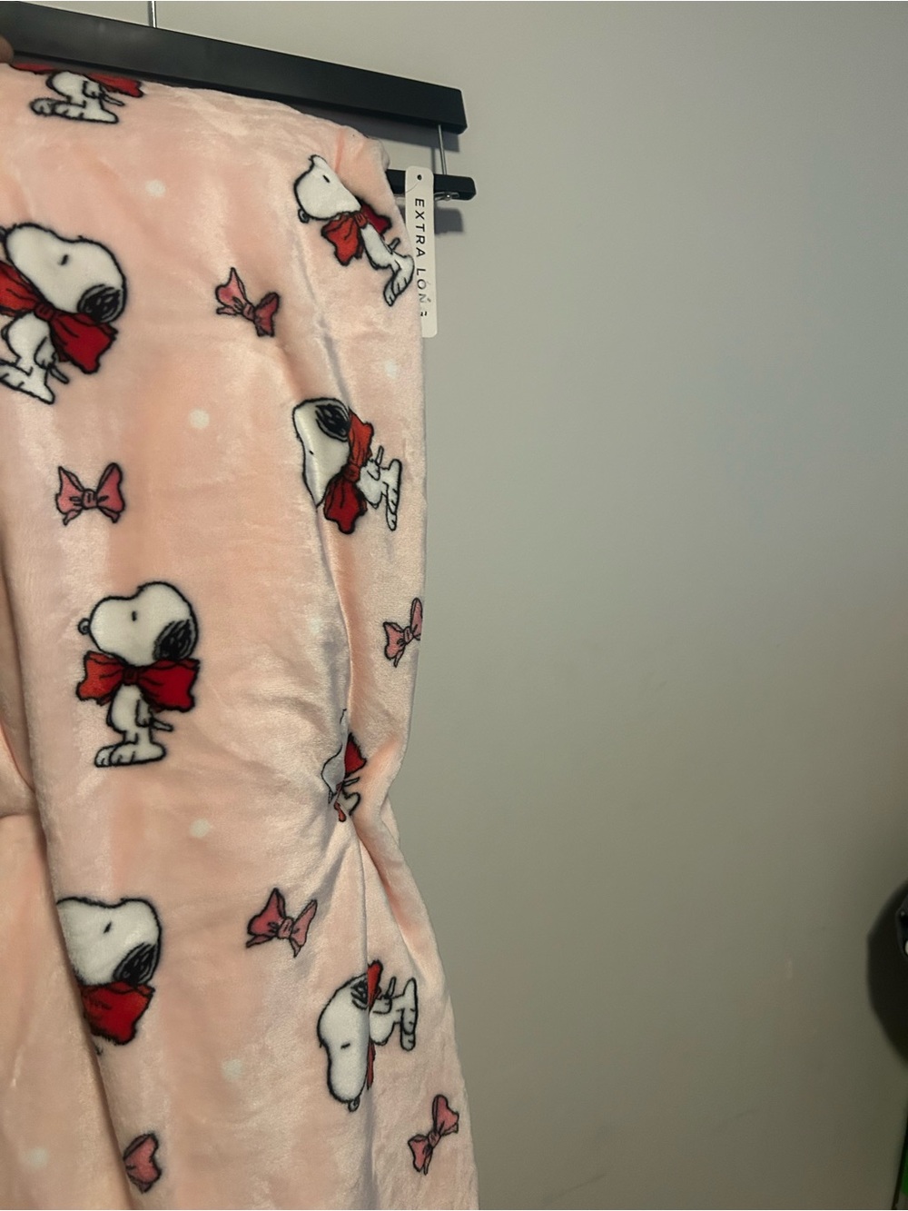 Snoopy Pink Plush Throw Blanket with Red Bows. 70x50”